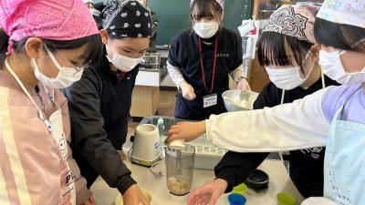 【千葉日報】山武市立蓮沼小学校での蒸しパン作りについて紹介されました。