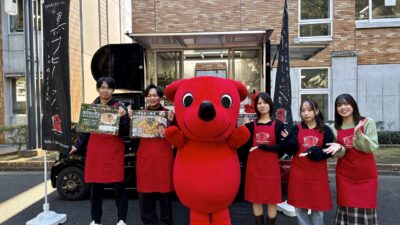 キッチンカーで「黒アヒージョパスタ」を販売しました